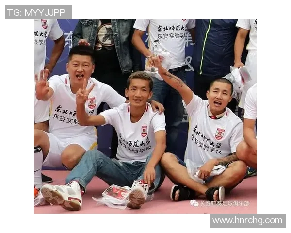 加宝携手香港足球明星队共创辉煌赛事盛典展现足球魅力与团队精神 加宝携手香港足球明星队共创辉煌赛事盛典展现足球魅力与团队精神