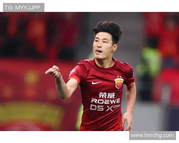 韩国足球明星因伤戴面罩复出展现顽强拼搏精神引发球迷热议 韩国足球明星因伤戴面罩复出展现顽强拼搏精神引发球迷热议