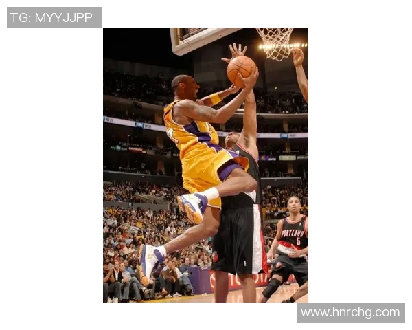 科比与约翰逊的传奇对决:篮球历史上的巅峰时刻与辉煌瞬间 科比与约翰逊的传奇对决:篮球历史上的巅峰时刻与辉煌瞬间