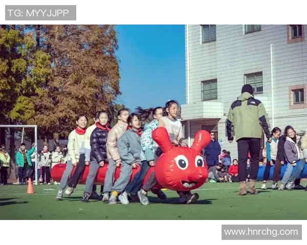 六年级体育课堂实录：探索运动乐趣与团队合作的精彩瞬间